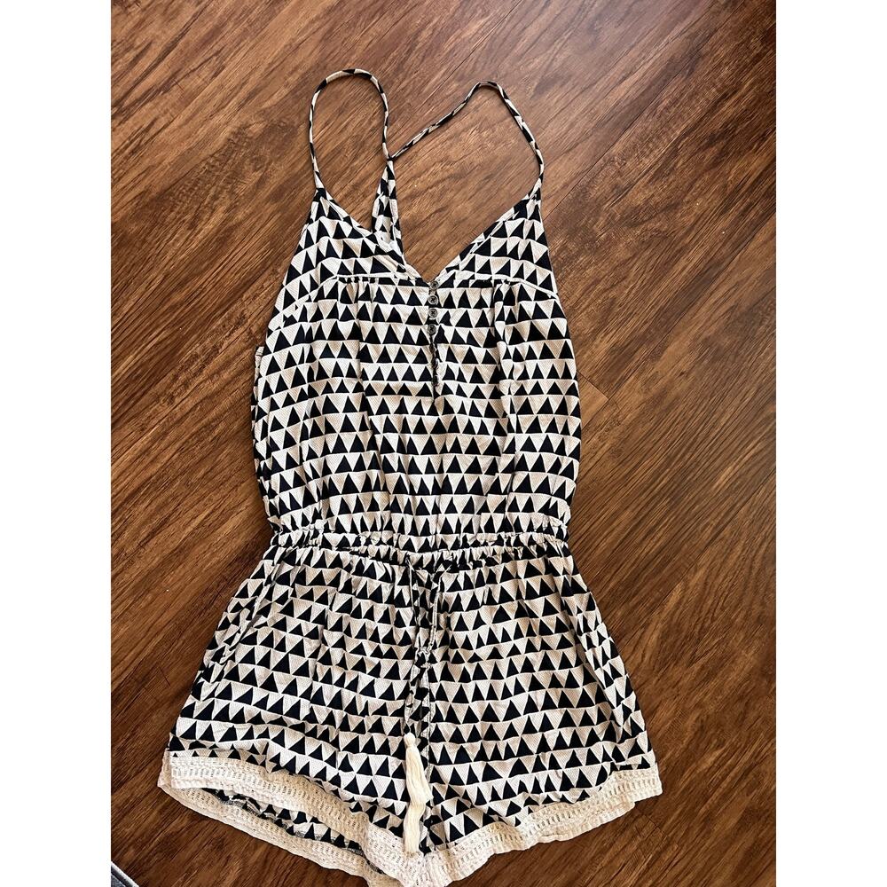 Rip Curl Geometric Beach Romper M Black White Triangle Print Crochet Lace